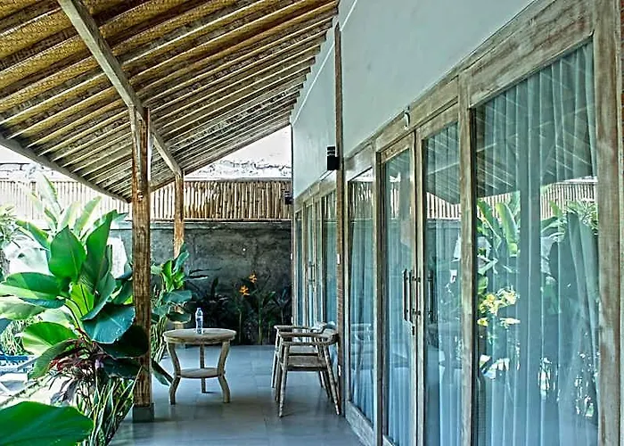 Peaceful Fancy Double Bed With Pool In Canggu *