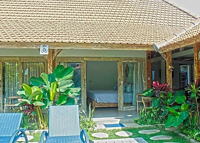 Peaceful Fancy Double Bed With Pool In Canggu Apartment