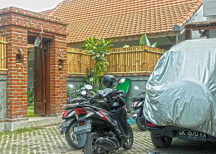 Peaceful Fancy Double Bed With Pool In Canggu Buduk